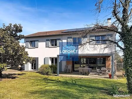 maison 6 pièces 214 m²