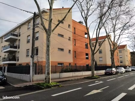 garage fermé dans résidence sécurisée