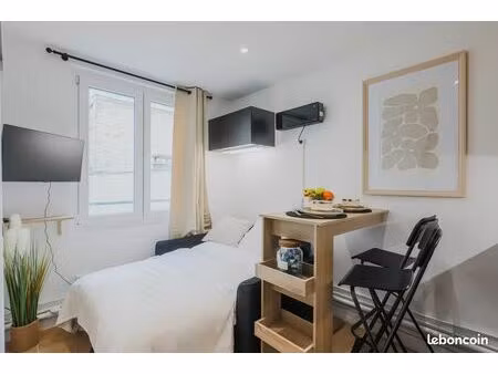 studio a deux pas de la tour eiffel