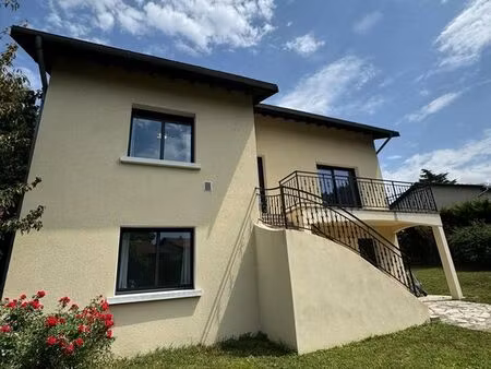 maison de 160 m² – 4/5 chambres – champagne-au-mont-d’or