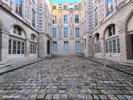 un écrin au sommet du marais