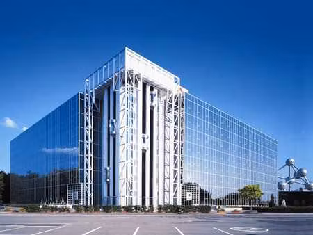 bureaux prêts à l’usage au pied de l’atomium