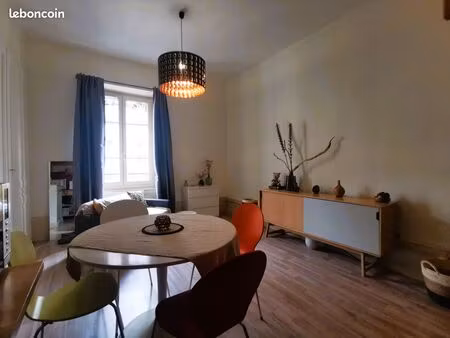 grand studio meublé de caractère - proximité immédiate facs  écoles et transports