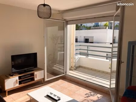 t1 (1 pièce) meublé 32 m² + garage sous-sol fermé + balcon + fibre internet