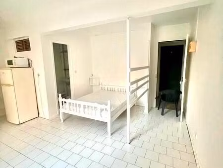 jolie studio meublé et climatisé 23m² - rdp06