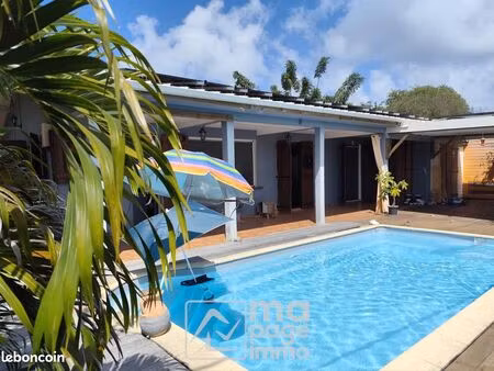 vends villa t6  piscine  vue mer  le robert