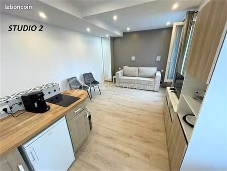 studio 2 pièces 50 m²