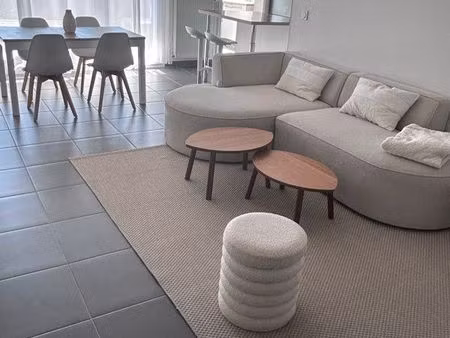 t3 69 m² traversant avec balcon + garage – charges comprises