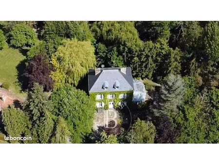 maison 7 pièces 260 m²