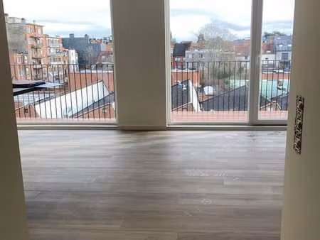 appart hyper lumineux 1ch + bureau et terrasse