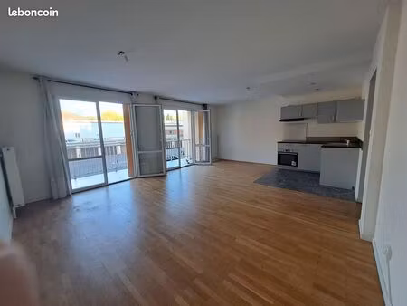 t2 rénové avec parking et grand balcon