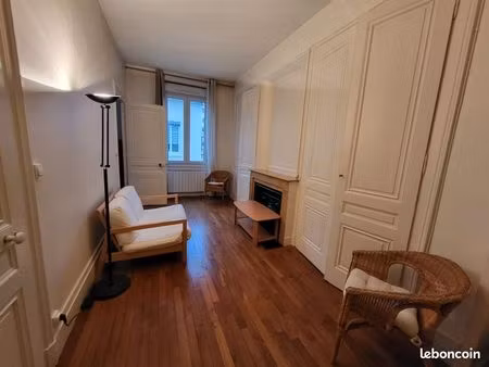 studio meublé à louer à lyon 6 limite villeurbanne