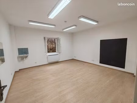 local commercial/professionnel - centre roquevaire- idéal professions libérales