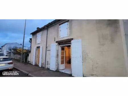 maison mitoyenne en cœur de village