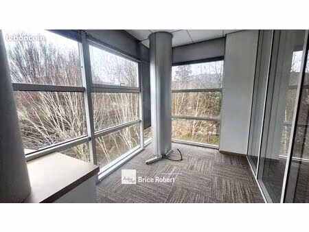 bureaux 192 m²