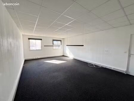 bureaux 33 m² venelles
