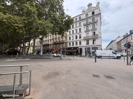 commerce alimentation 54 m²