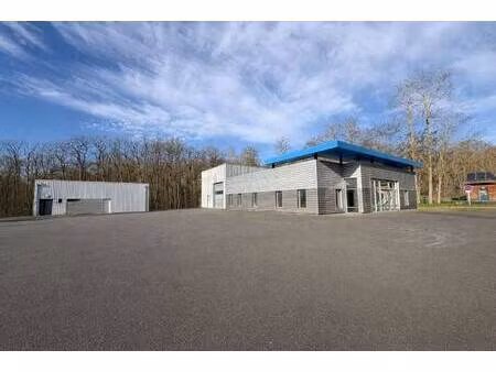 local d'activités à louer