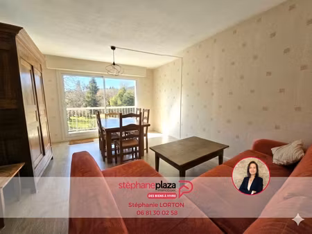 appartement à montmorot  ascenseur  1 chambre  balcon  place de stationnement et cave