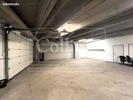 local industriel 300 m²
