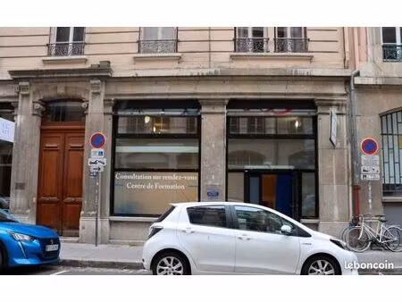 local commercial 203 m²