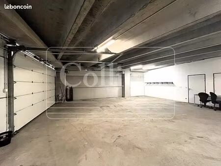 local d'activité 300 m²