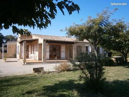 mazan villa en pierres apparentes 84380