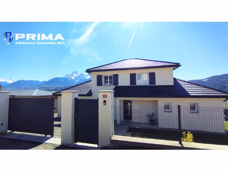 maison de 2021 - vue imprenable & calme absolu à st pierre d