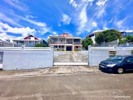 studio meuble bas de villa petit bourg