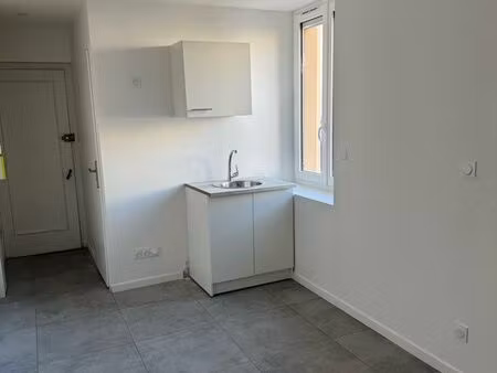 studio à louer tarare hyper centre