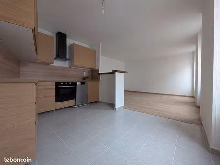 t2 rénové de 46 m² – proche gare