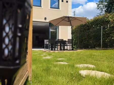 maison meublée moderne 5 pièces – 3 chambres – jardin et parking à bièvres