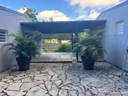 villa 70m2  mitoyenne  2 chambres   abymes