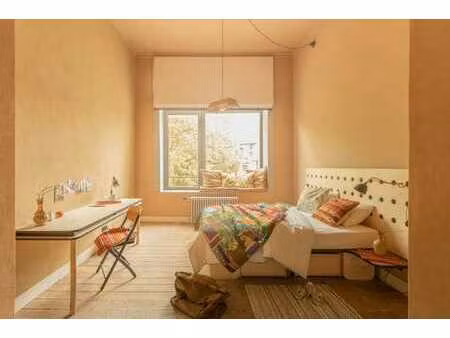 chambres dans une maison avec espace extérieur