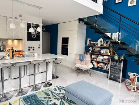 duplex haut standing - meublée 3 chambres  terrasse  parkings  cave