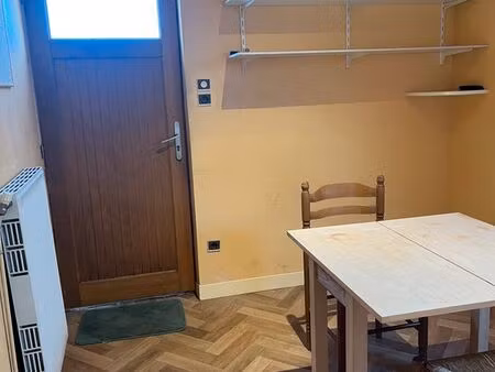 location studio meublé