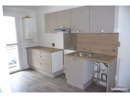 t3 avec balcon et garage