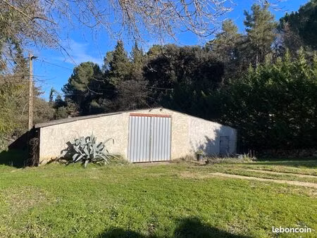 location hangar 240 m2