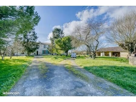 maison 6 pièces 400 m²