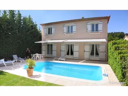 villa 5 pièces 112 m²