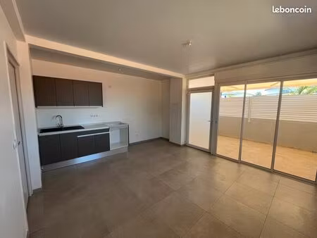 t2 récent avec terrasse quartier calme