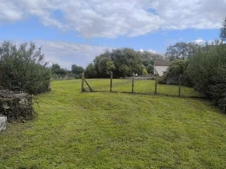 terrain 1 059 m² gente