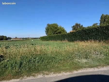 terrain 500 m² corme royal