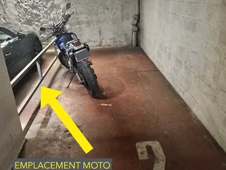 parking moto - scooter - velo 75008 rue de berri