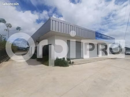 local commercial 134 m²