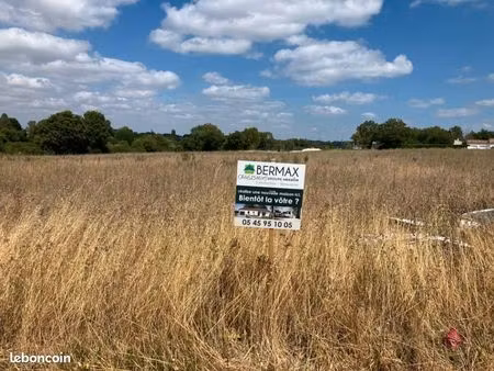 terrain 320 m² saintes