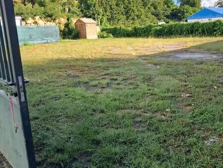 terrain clôturé à ste-anne