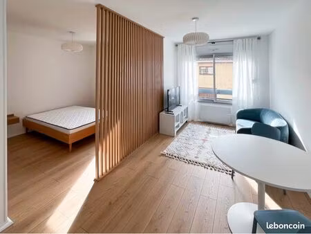 location appartement meublé 38 m2 t1 bis refait à neuf plein centre ecully