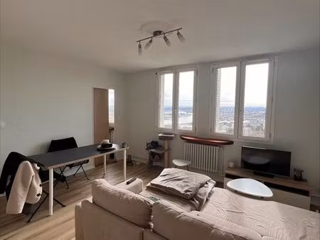 t3 65m2 avec vue imprenable sur lyon