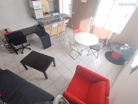 t2 meublé et climatisé à saxe gambetta